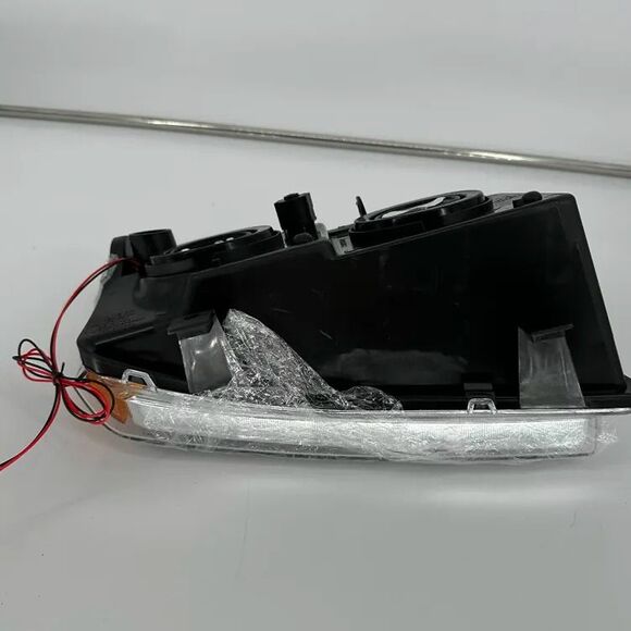 2003-06 Chevrolet Silverado Headlight Assembly Left Driver Side Chrome Lens - Picture 10 of 11